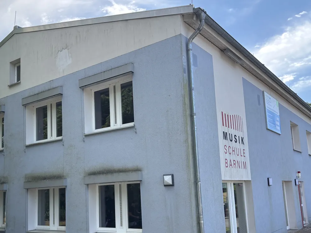 Gebäudefassade vor der Sanierung